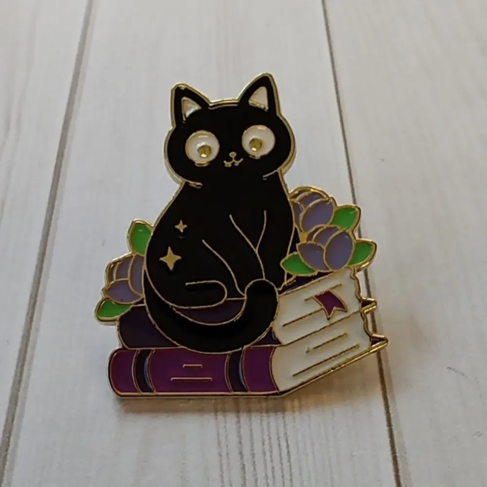 Black Cat Books Flowers Stars Pin Gothic Witchy Halloween Occult Cat Lapel Hat